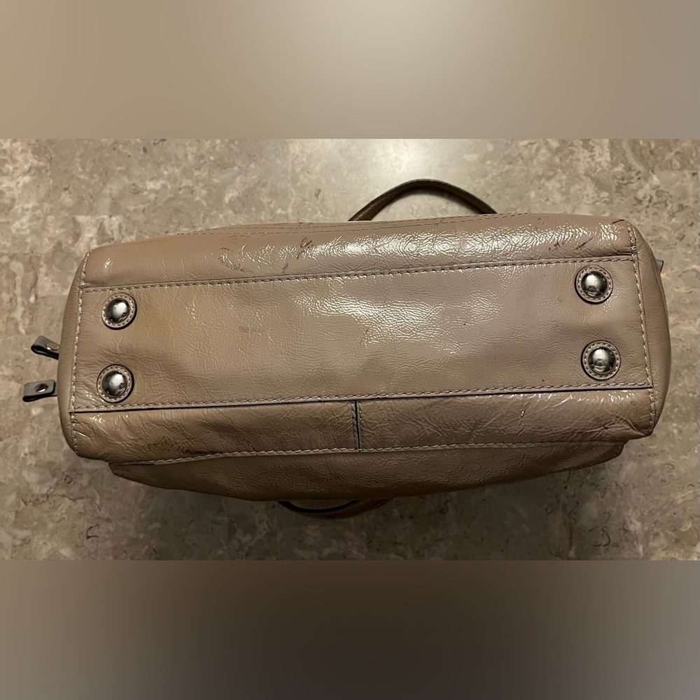 Coach Chelsea Peyton Carry-All Beige/Gray Patent Leather Shoulder Satchel - Picture 5 of 16